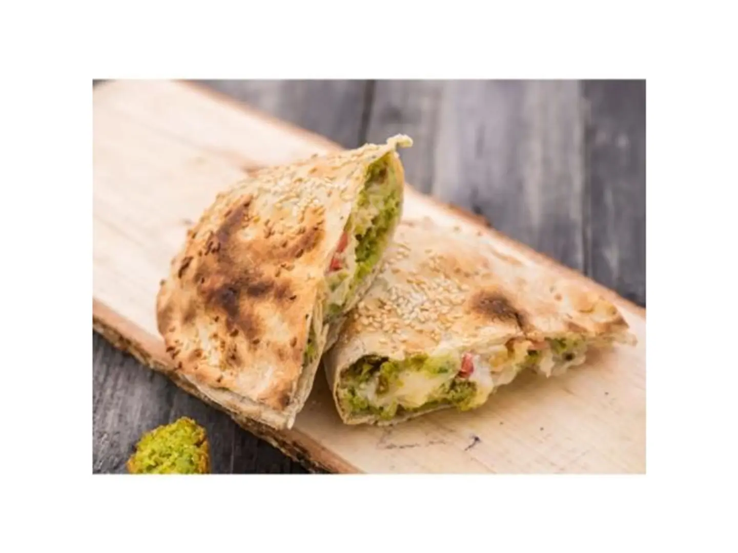 فطيرة دبل فلافل دجاج