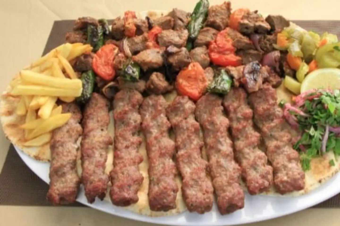 كيلو مشكل لحم مشوي