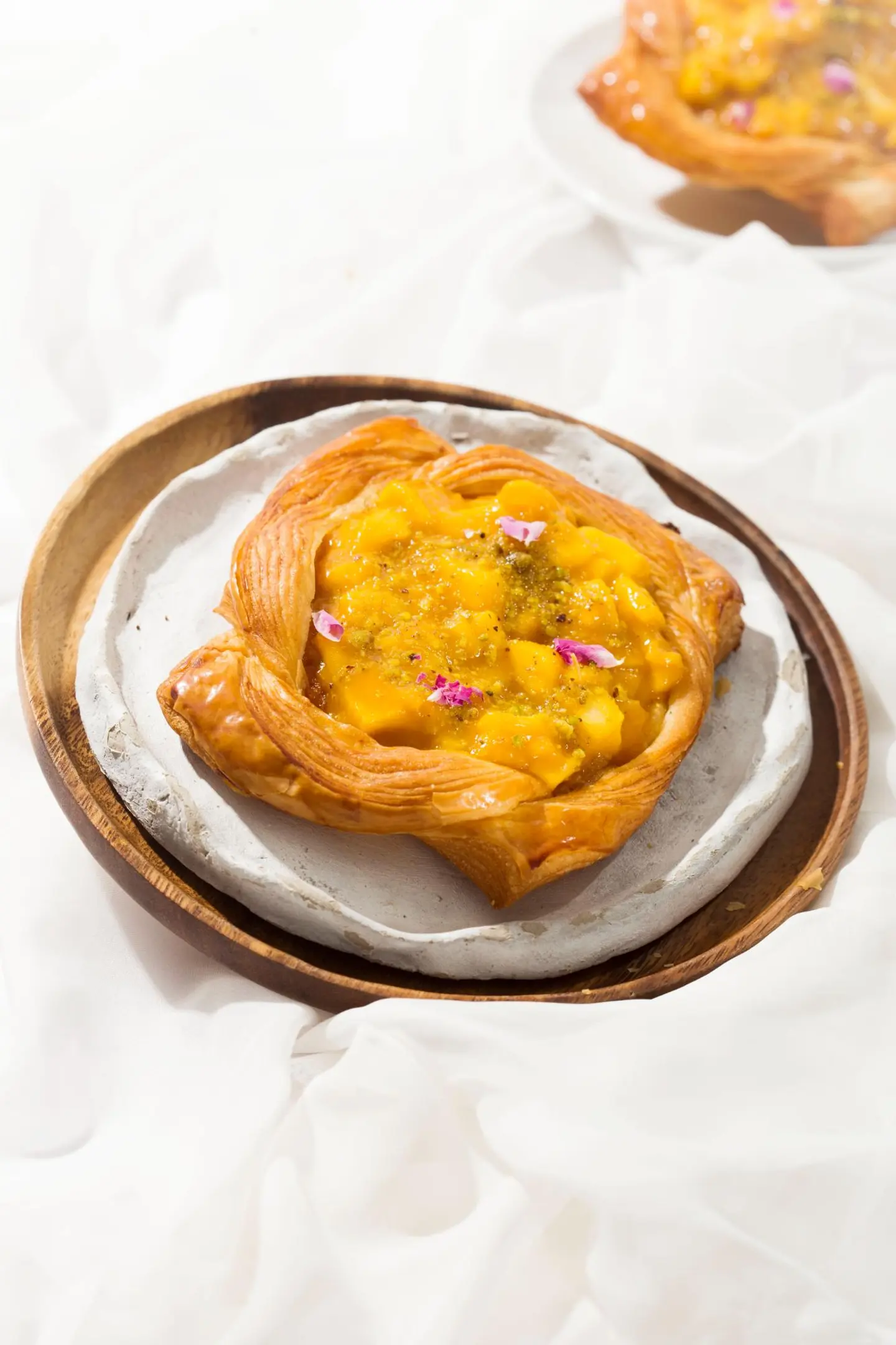 دانيش الفستق بالمانجو