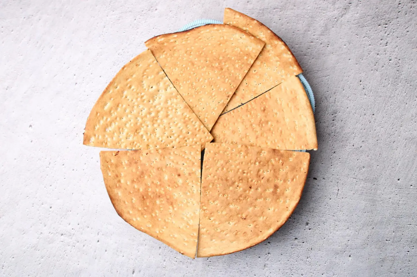 خبز تميس بسكويت