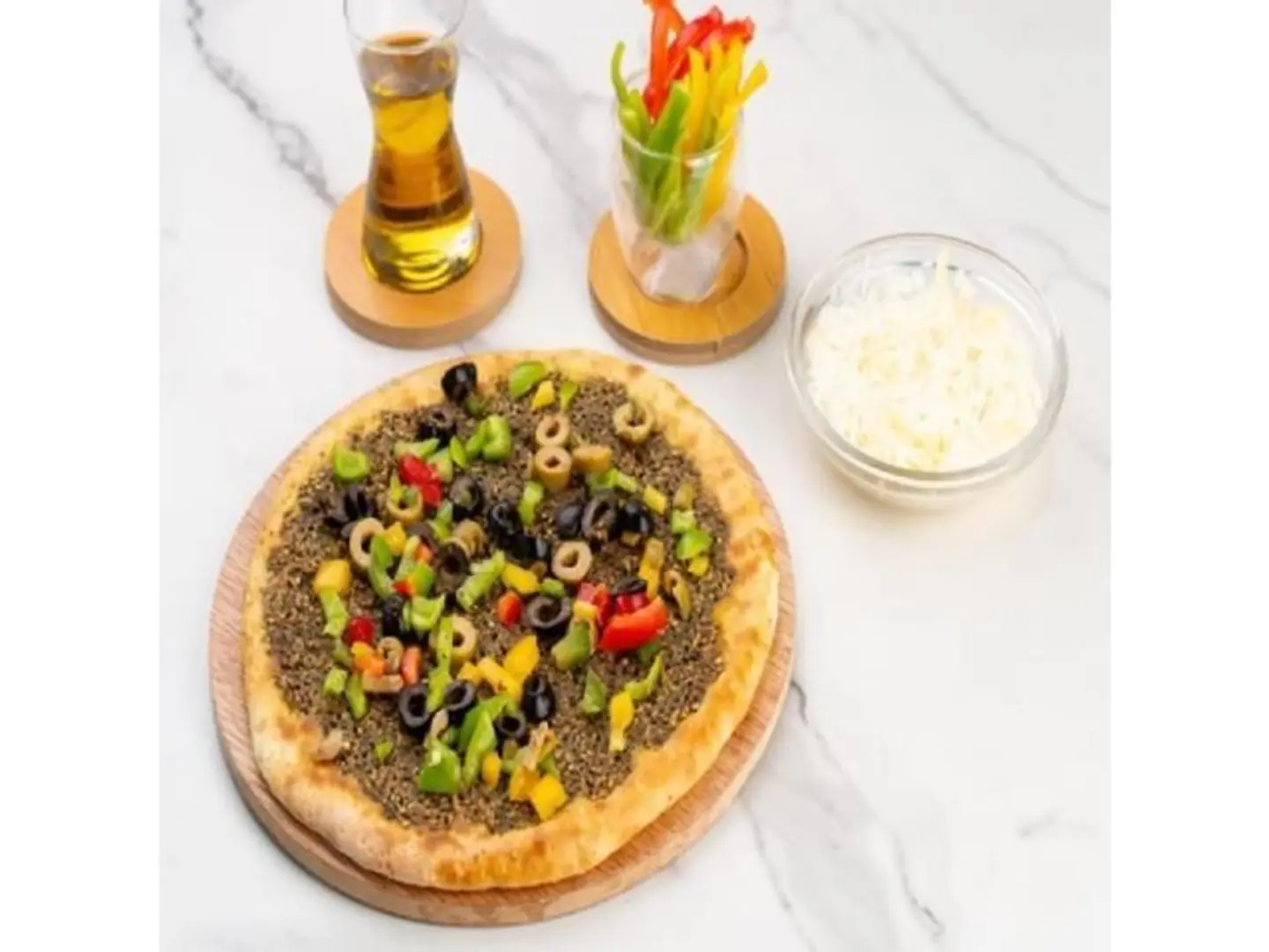 Za'atar With Vegetables Manqusha