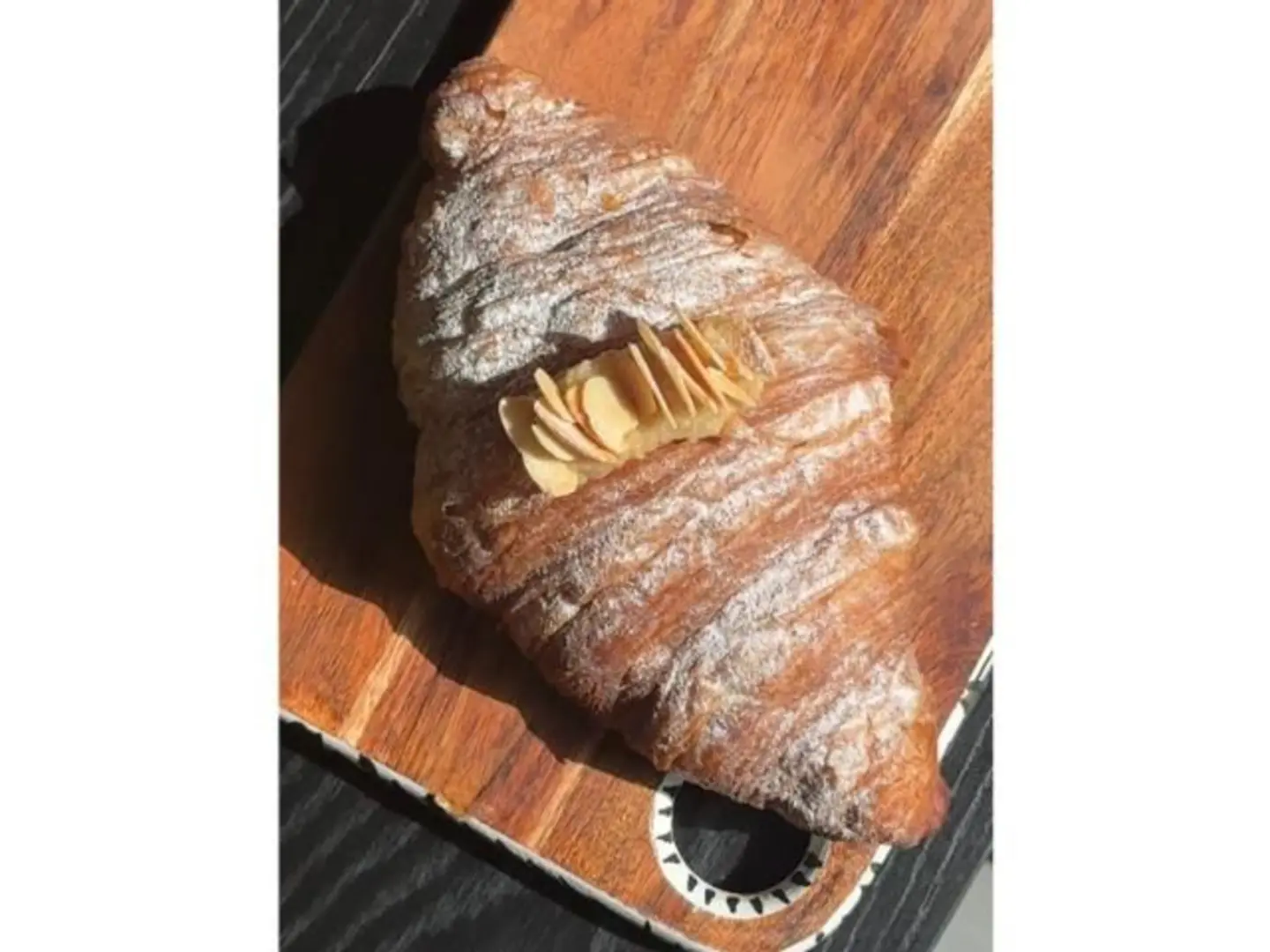 كرواسون باللوز