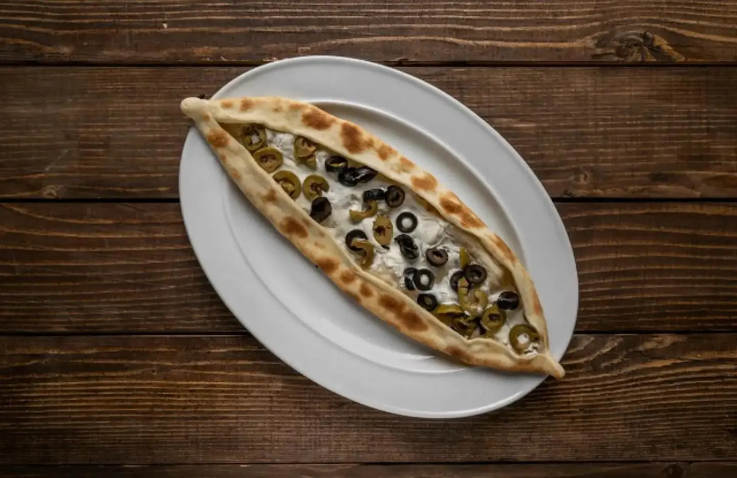 زيتون بالجبنة