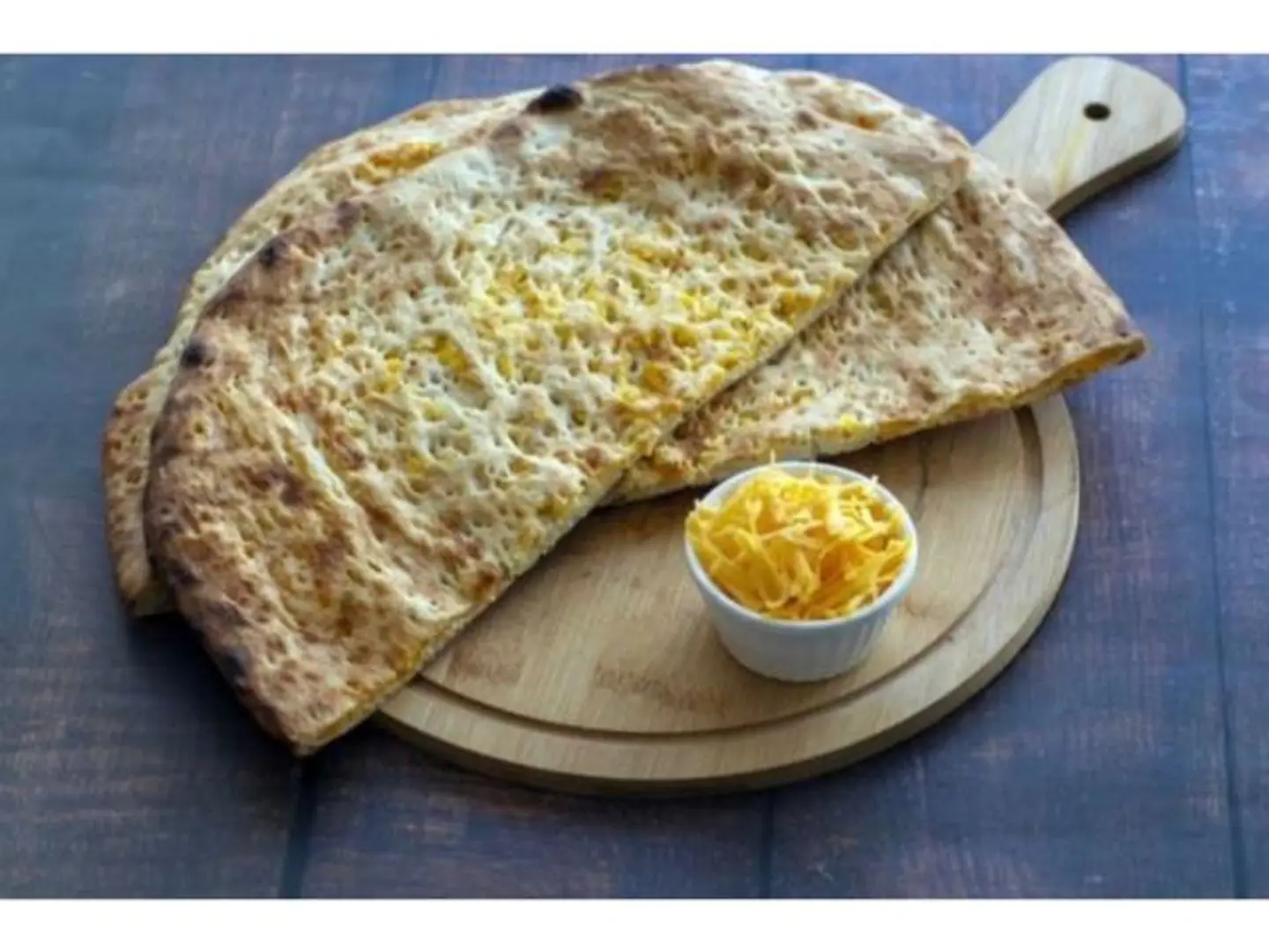 خبز بالجبن