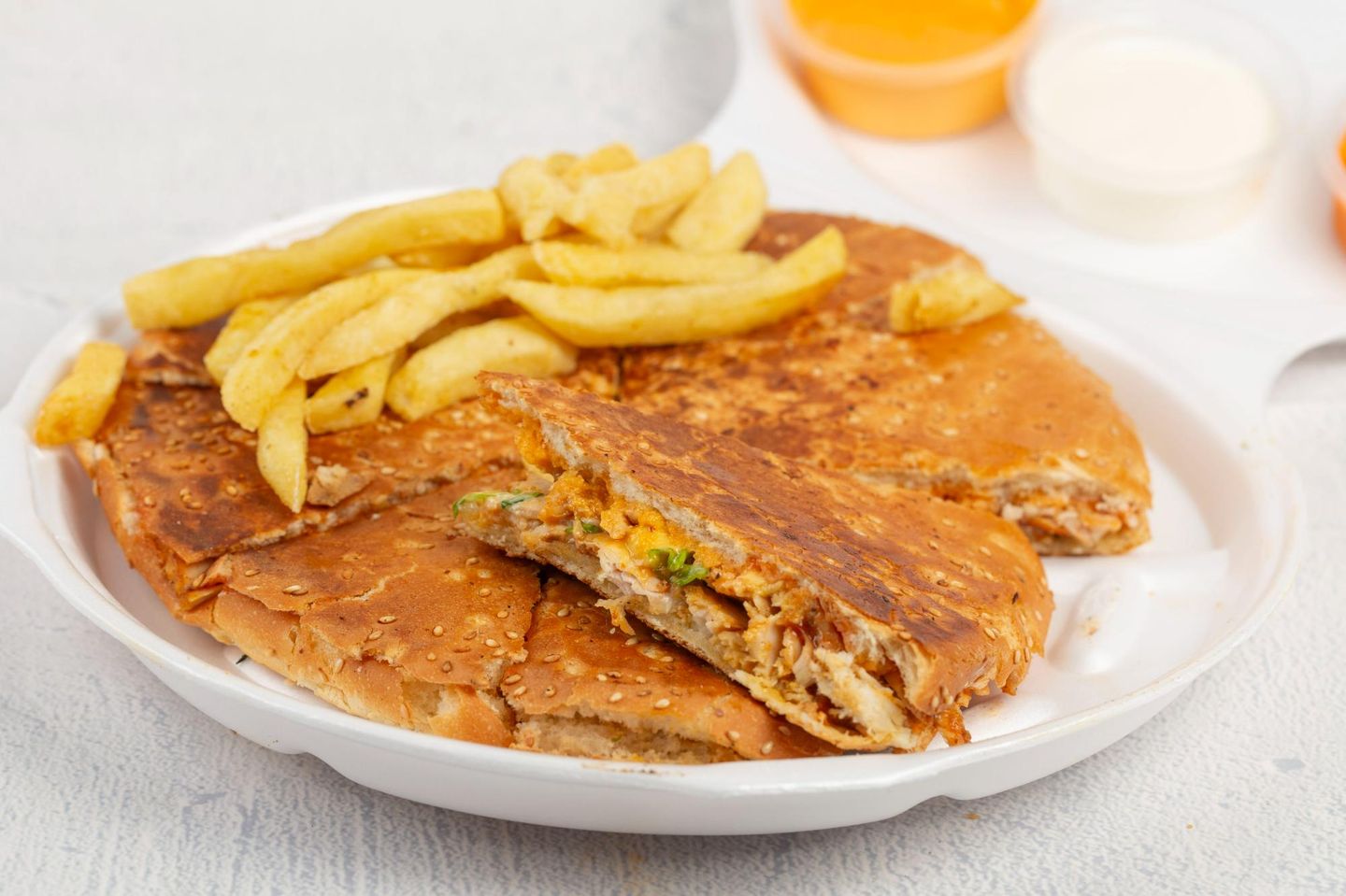 باشكا وجبة مع مشروب غازي