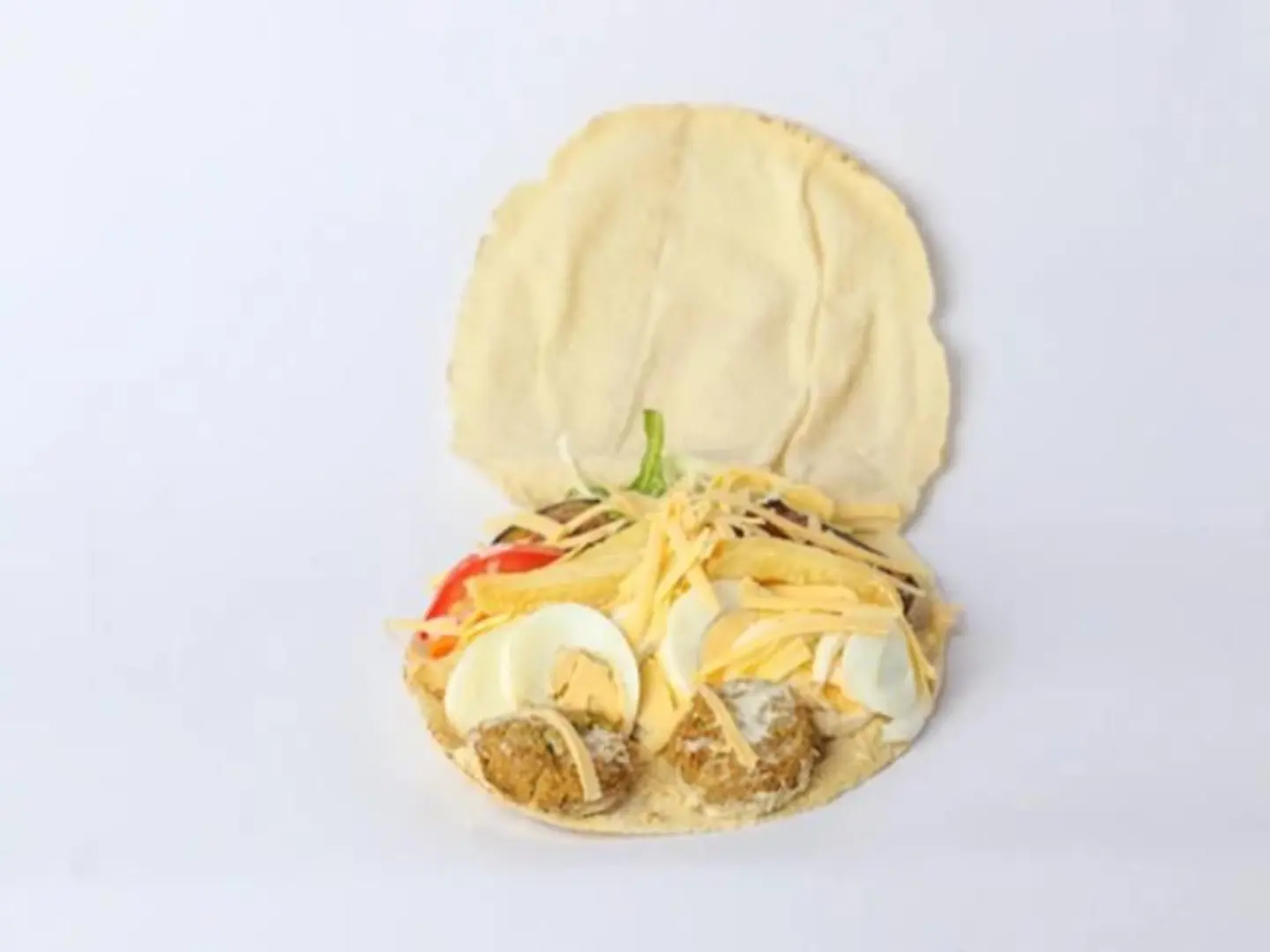 ساندوتش طعمية بيض جبن
