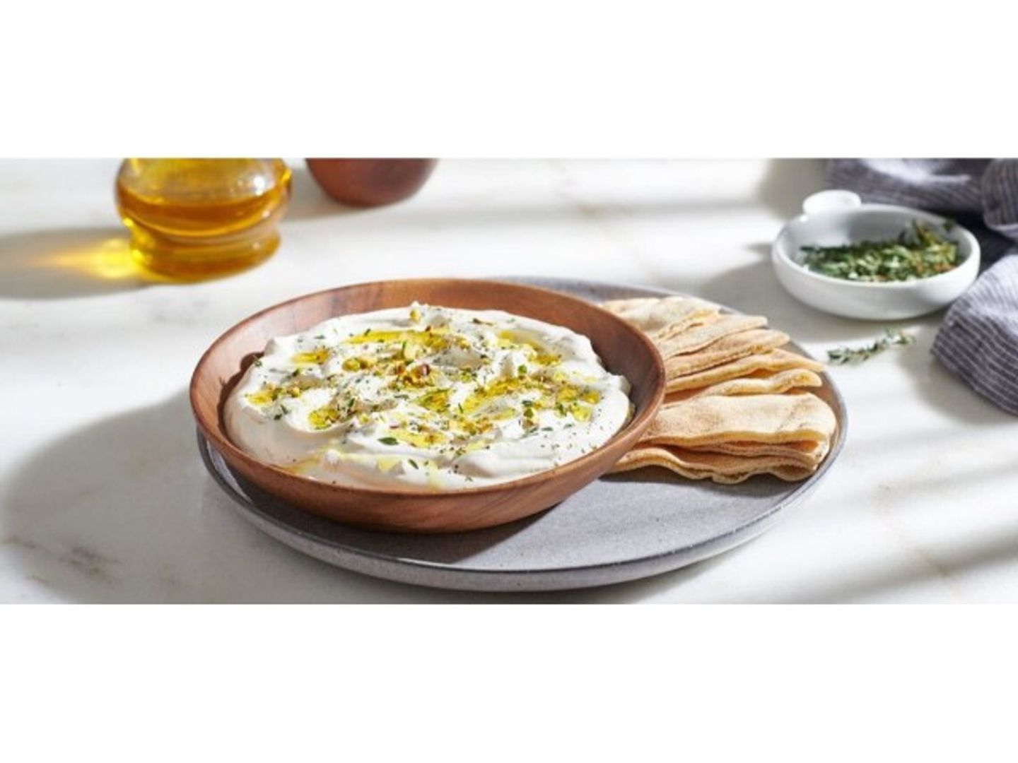 لبنة مع زعتر