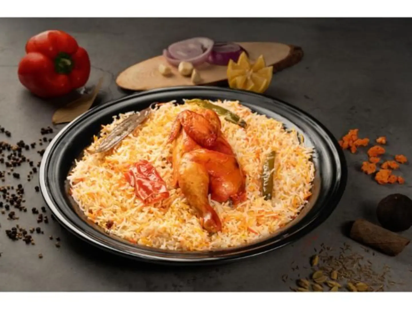 نصف حبة دجاج مع أرز مندي