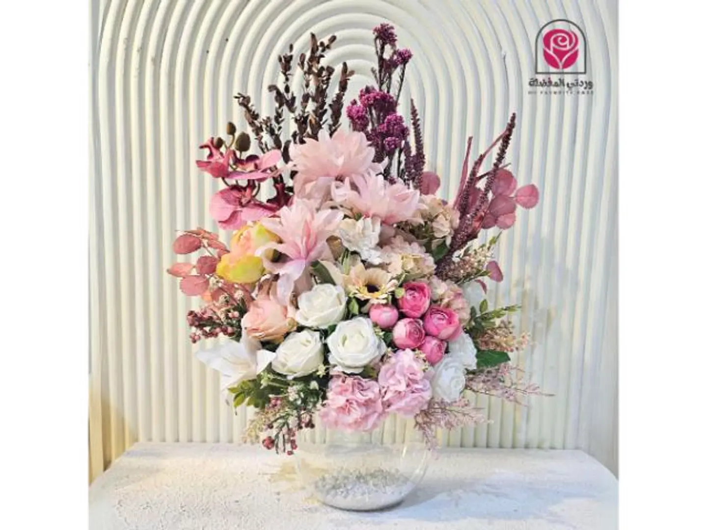 فازة ورد صناعي