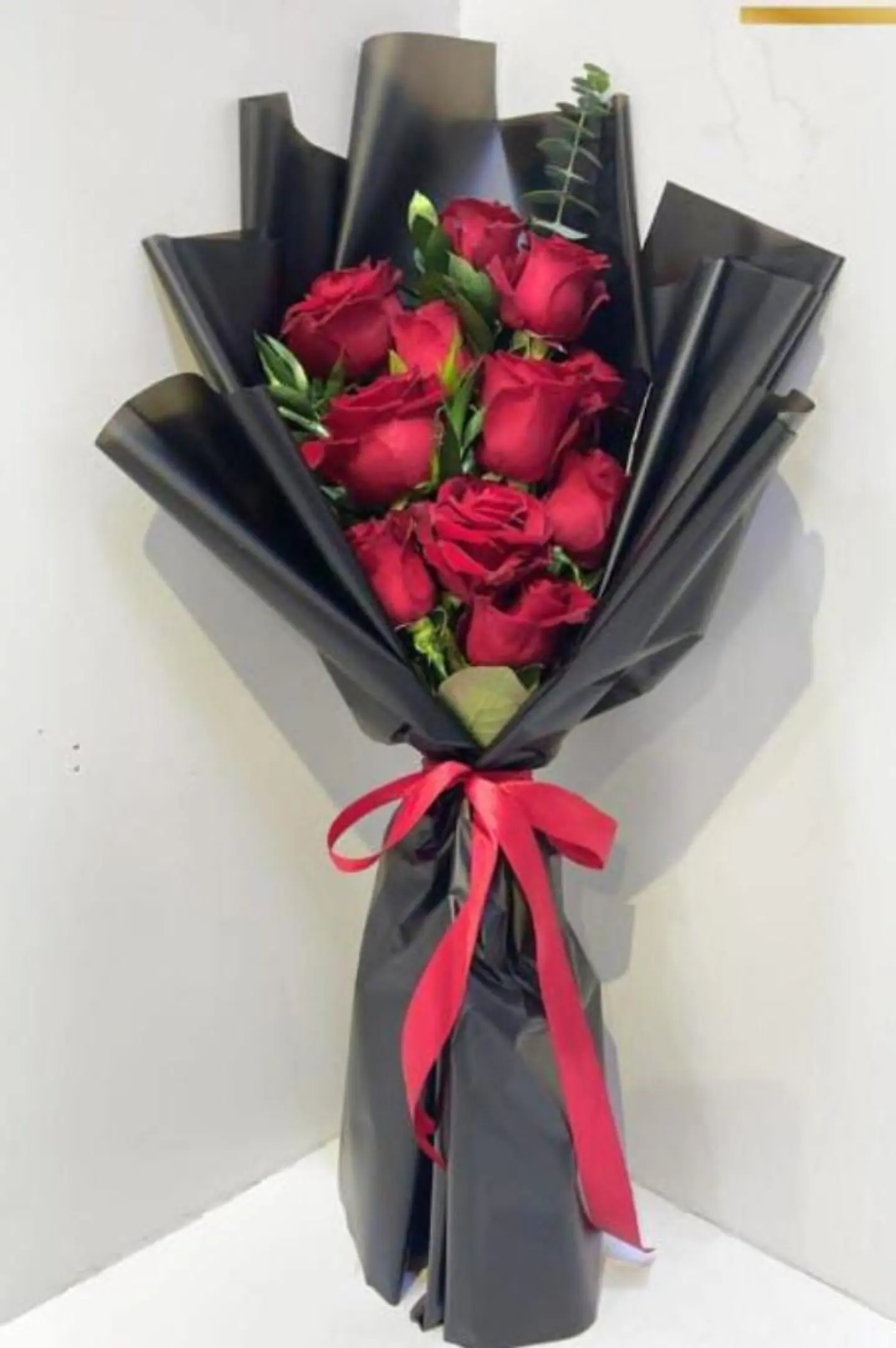 باقه فرح ورد جوري احمر