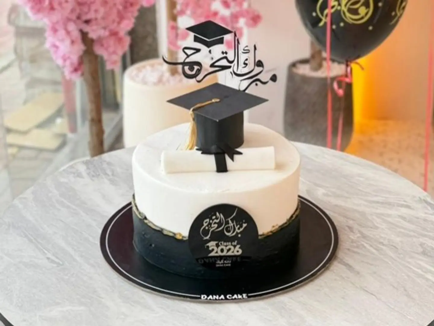 Grad Cake Black