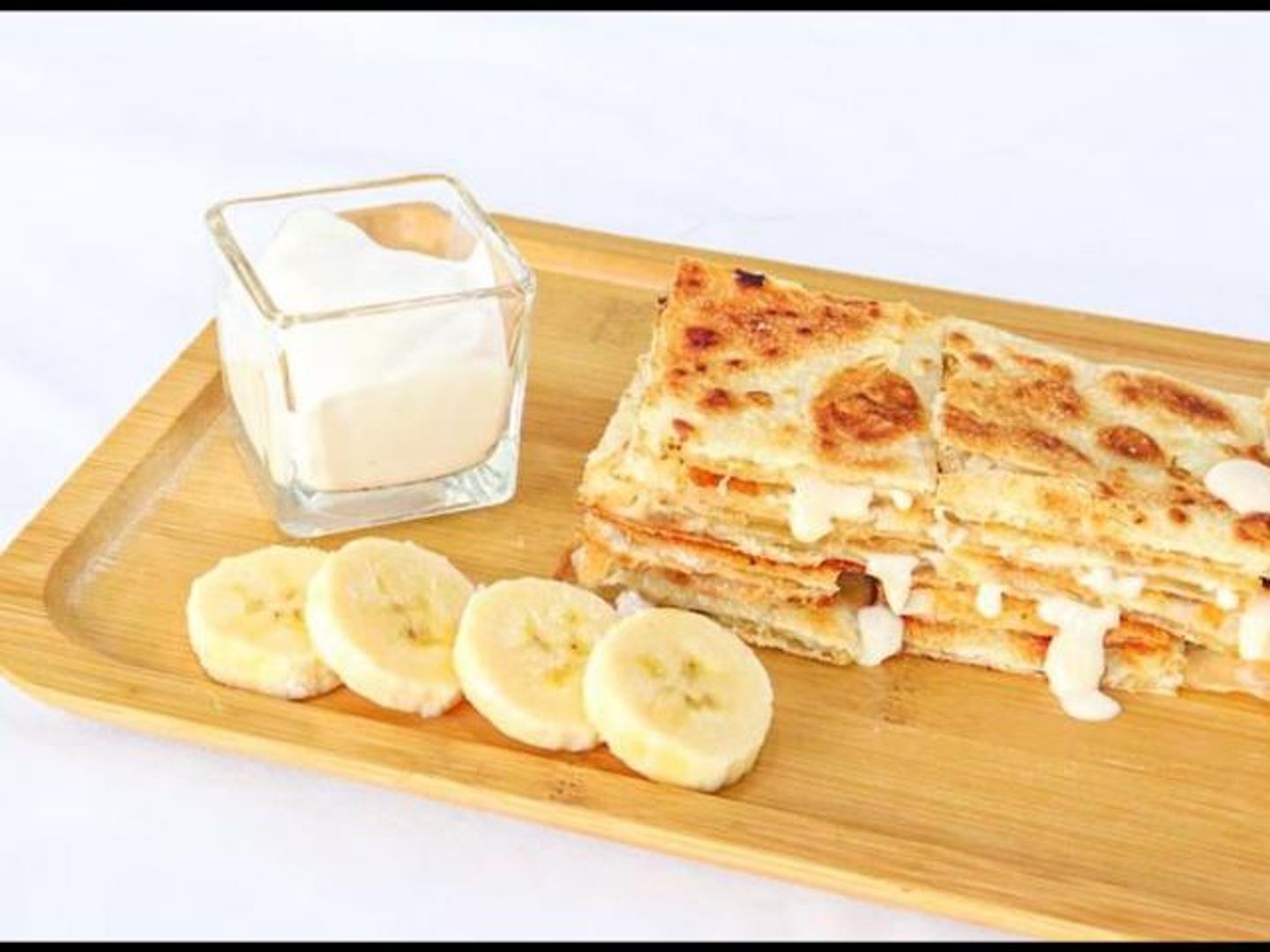 مطبق قشطة مع موز