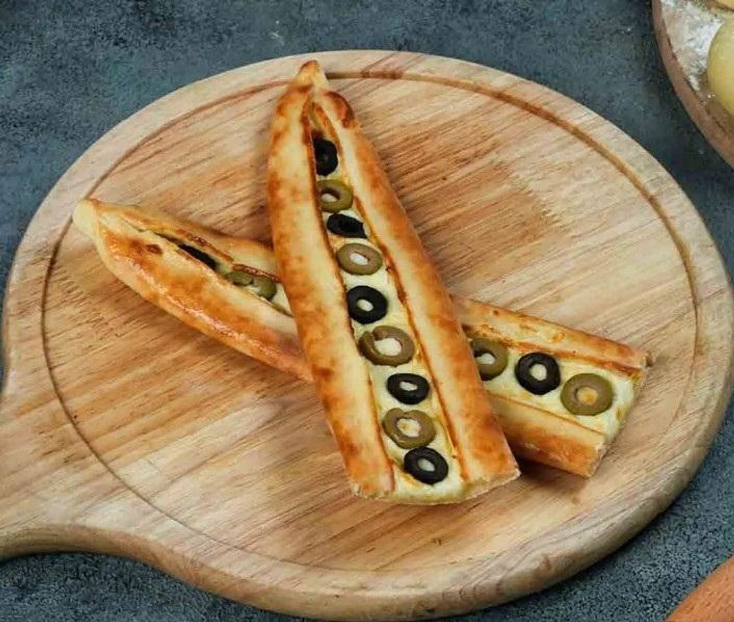 جبن زيتون