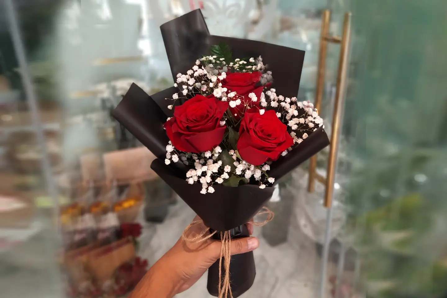 3 باقة الوردة الحمراء