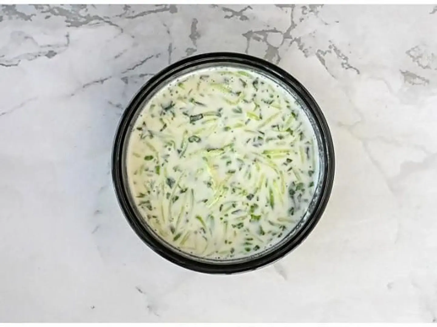 سلطة خيار باللبن