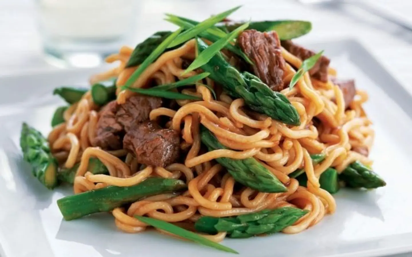 بيف نودلز مع شوربة