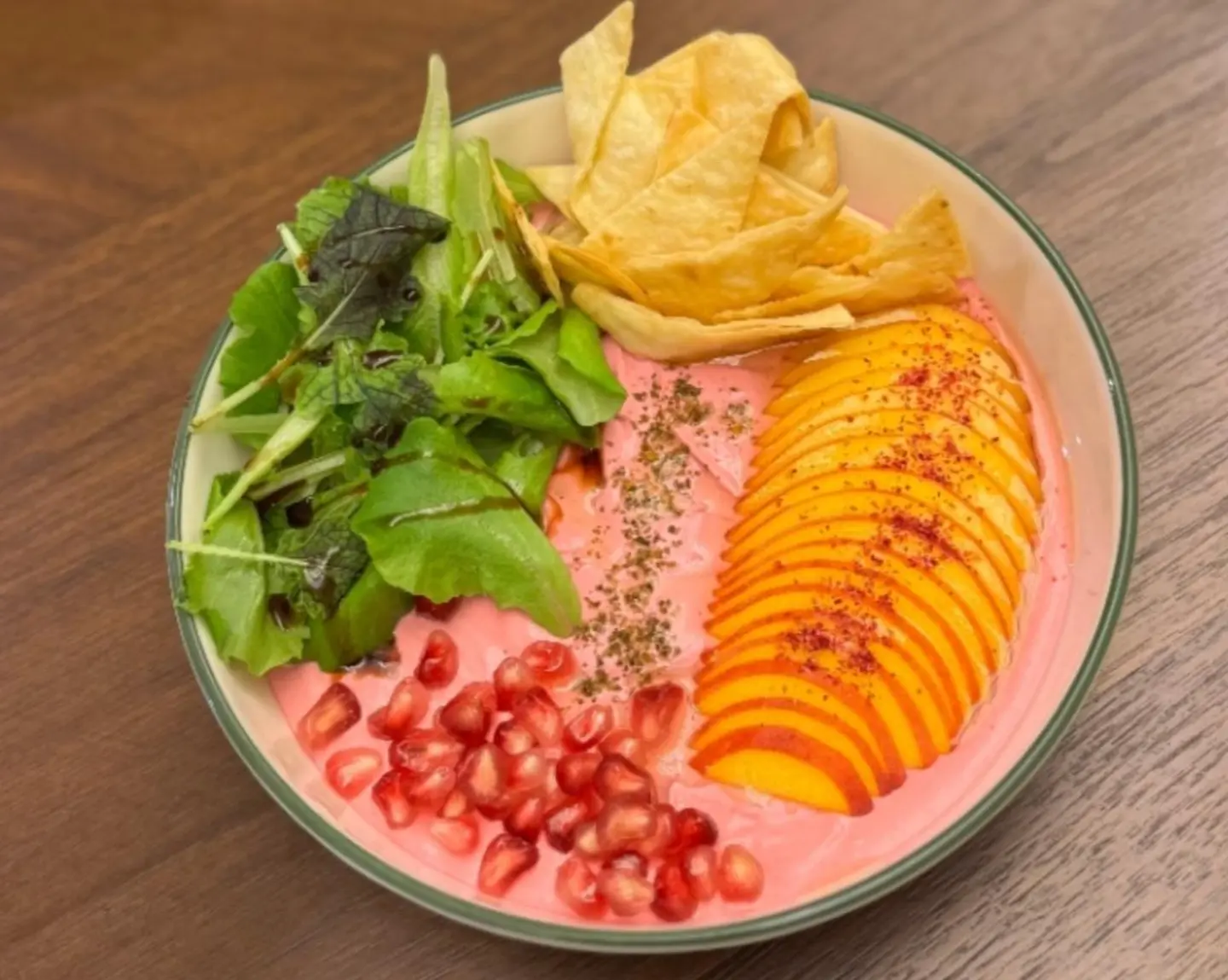 لبنة بصوص الخوخ الكريمي