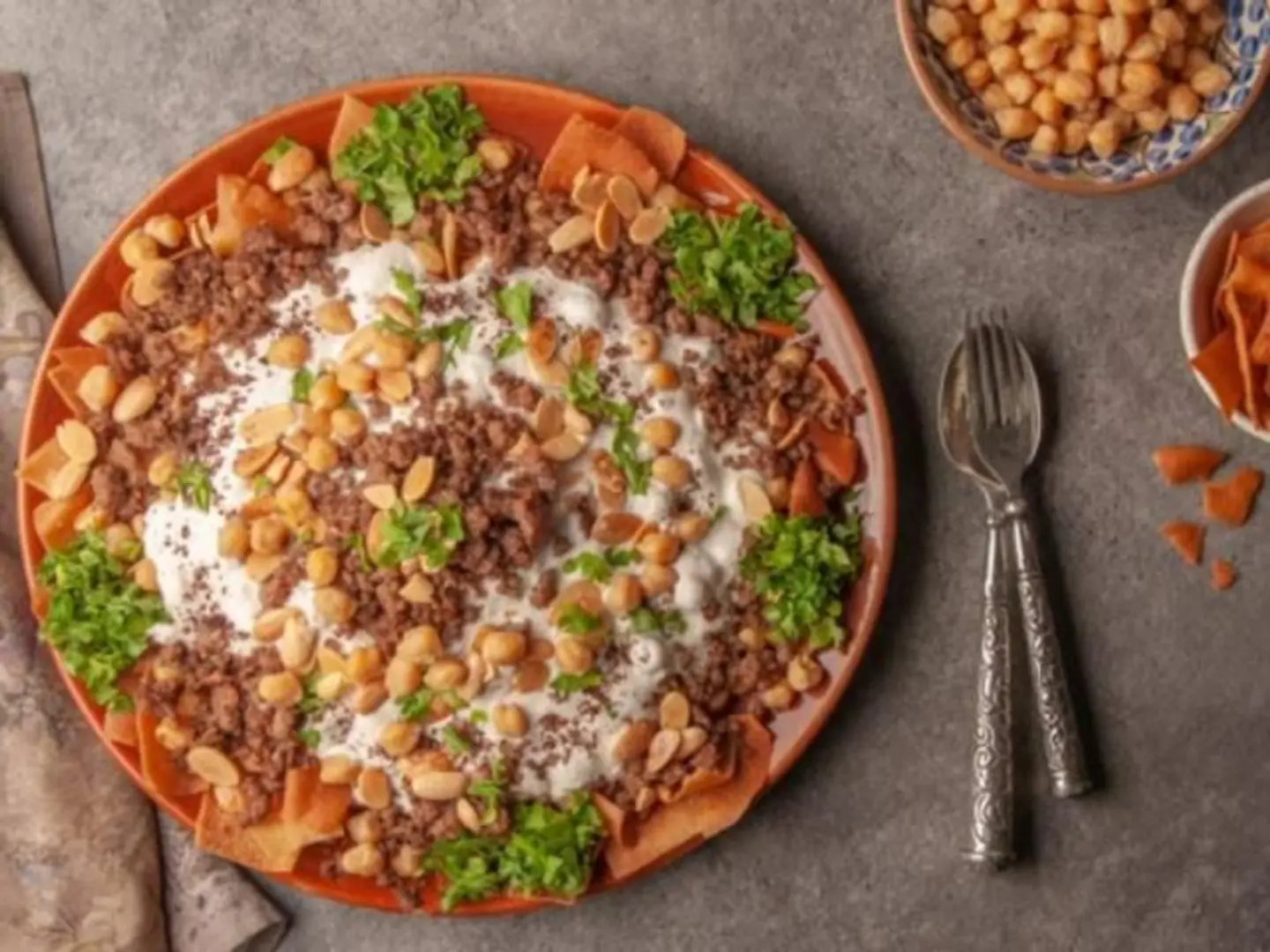 Hummus Fatteh With Meat