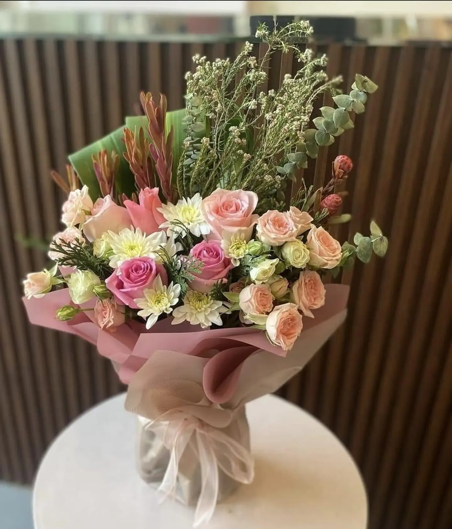 تضحك الدنيا