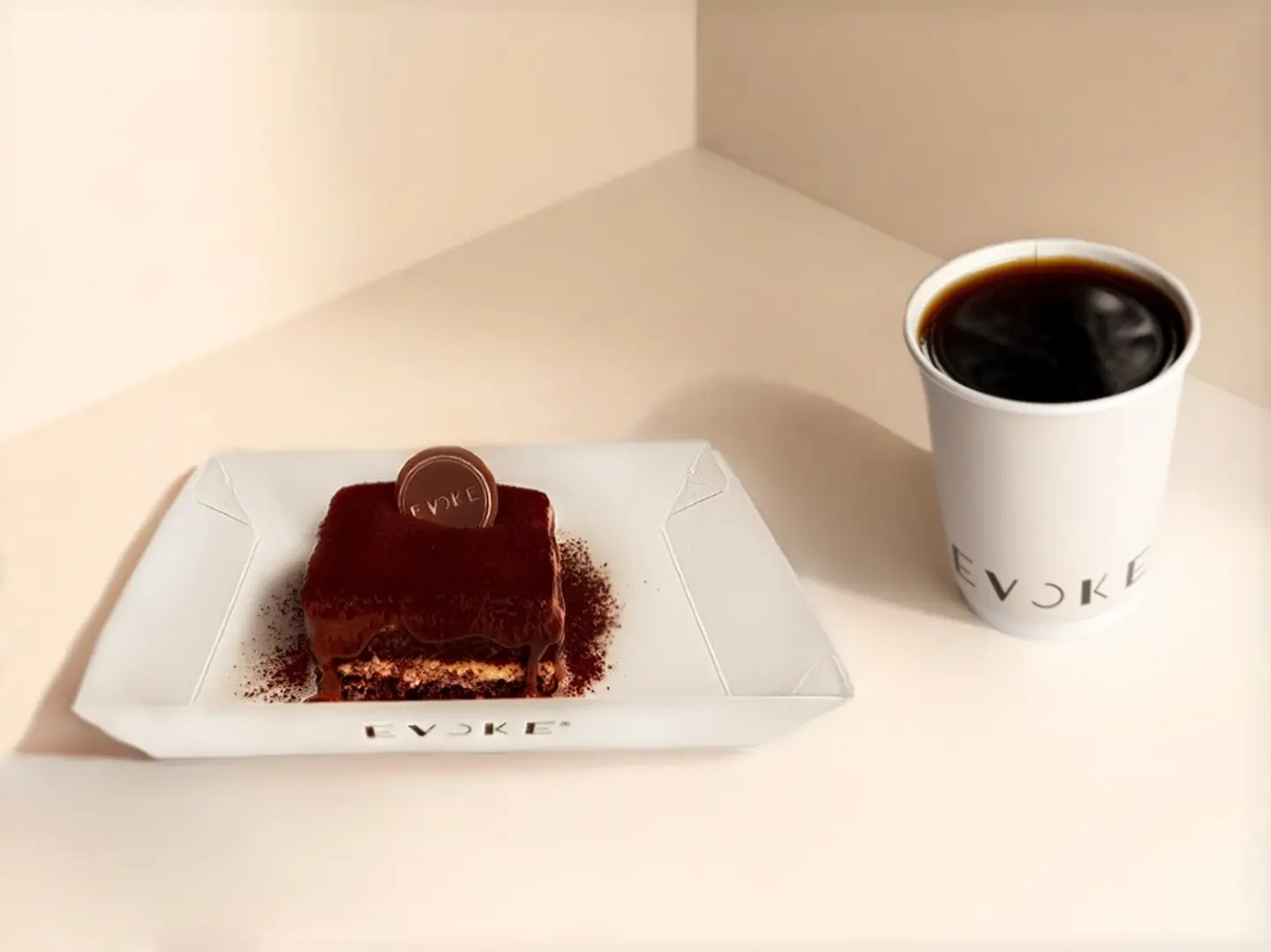 كيكة شكولاتة مع قهوة اليوم