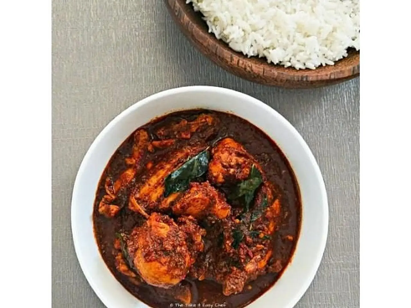 Neyyil Mooppicha Puttum Chickenum