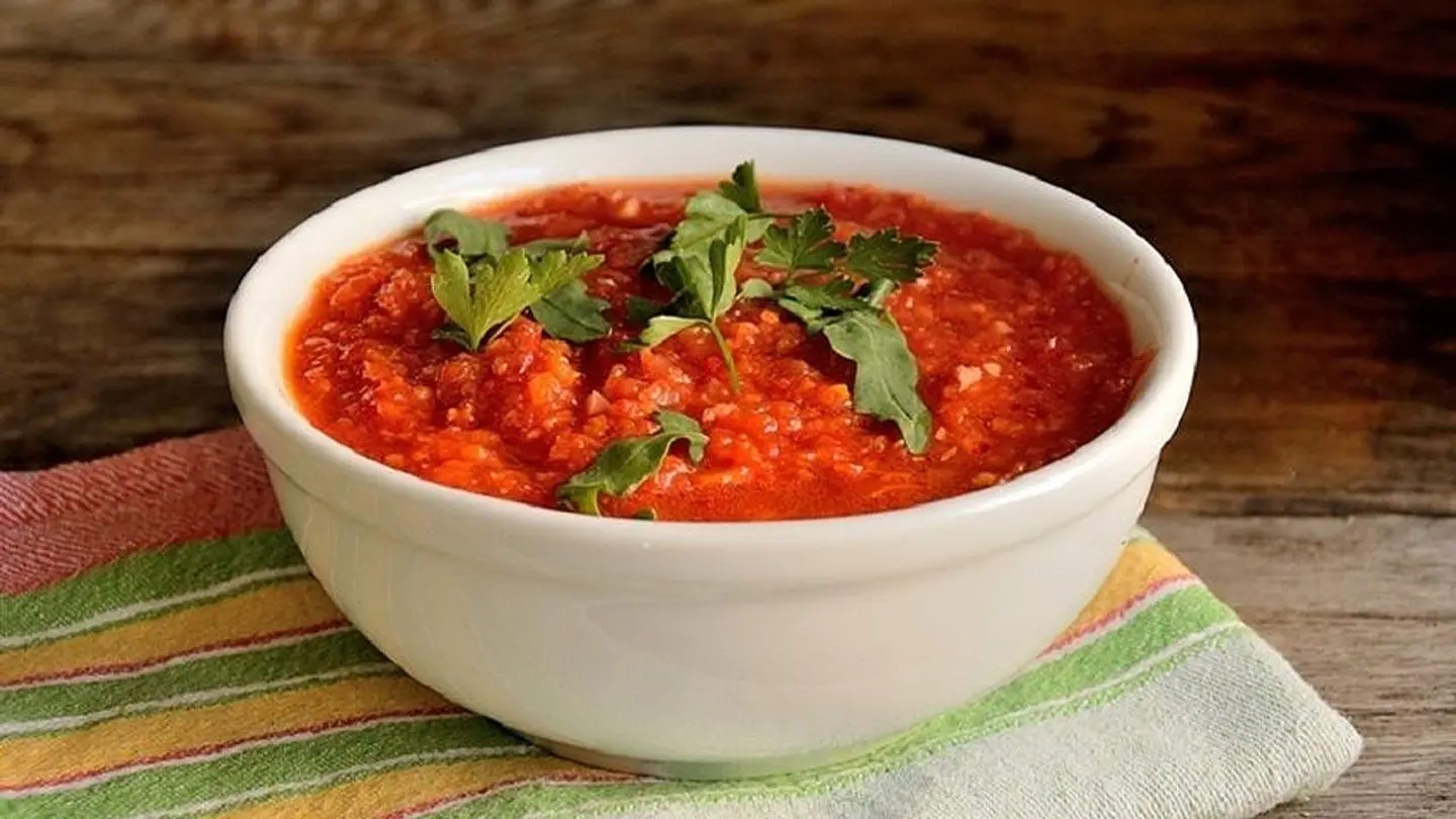 سلطة حارة