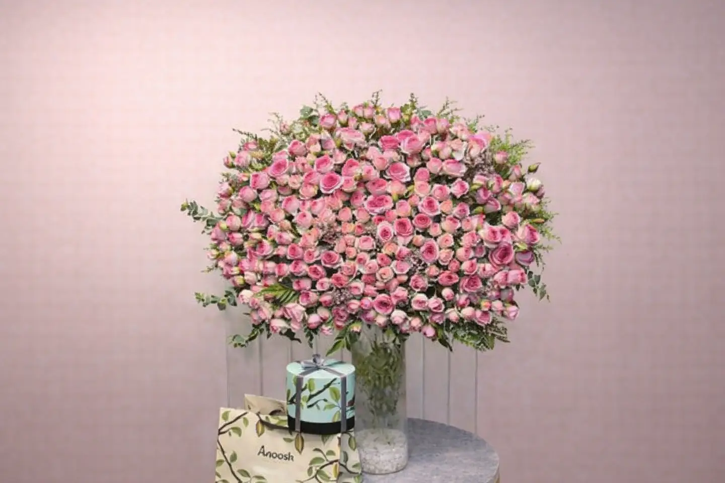 فازة مع أنوش