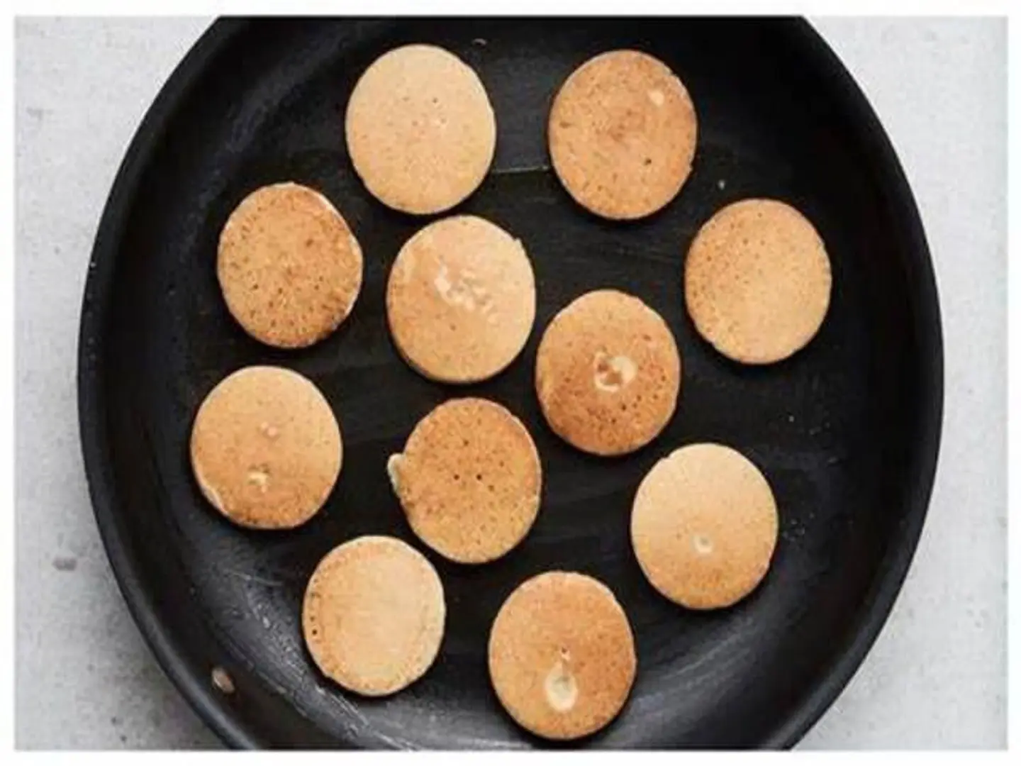 Plain 12 Pieces
