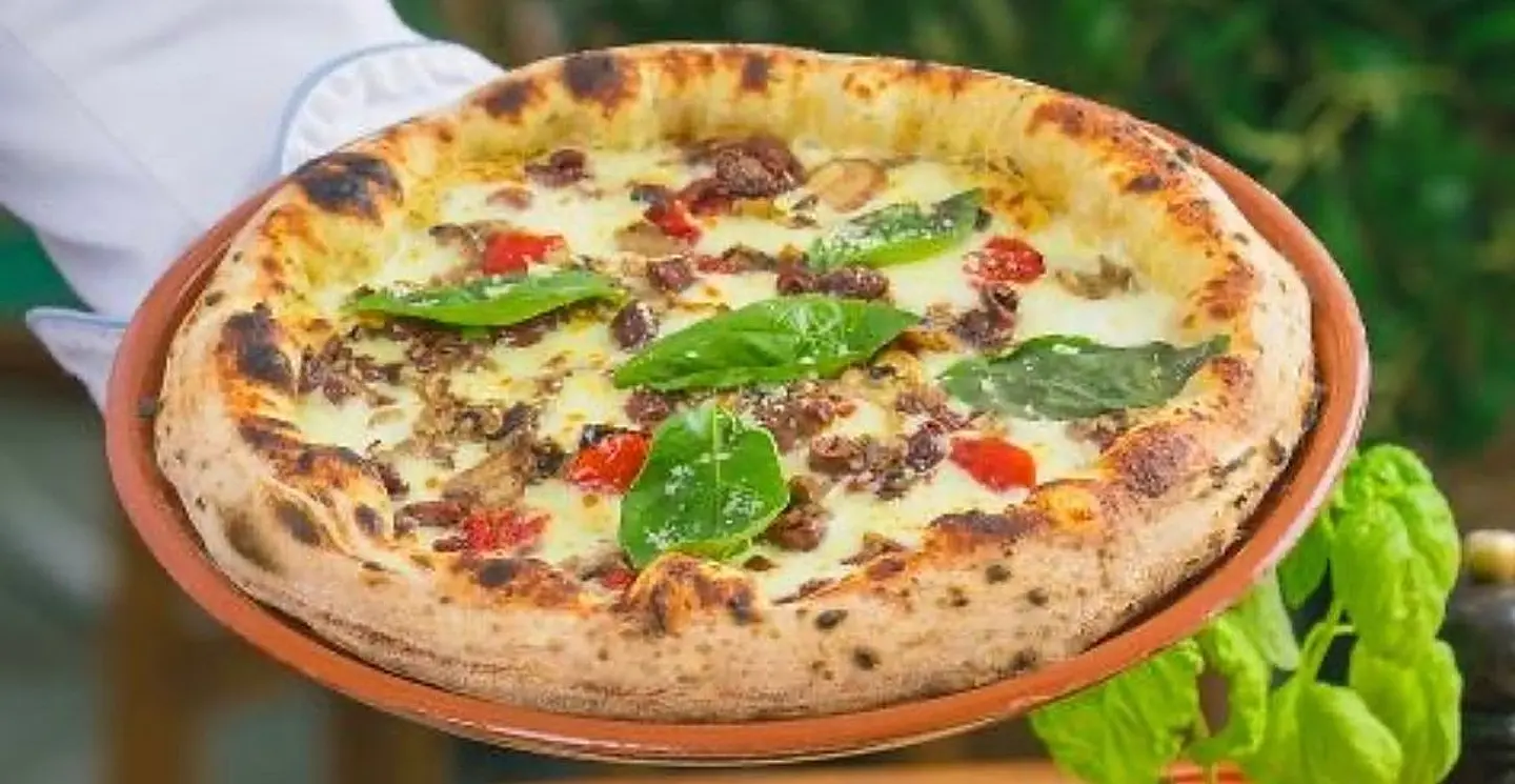 بيتزا فونجي اوليفز