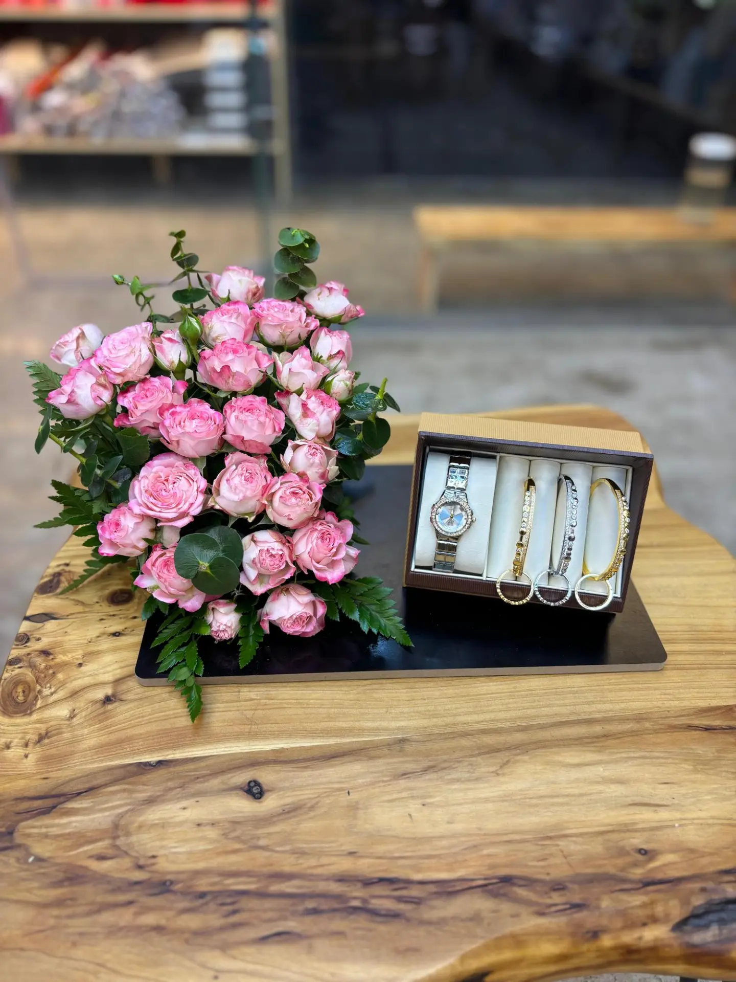 ستاند ساعة نسائي 6