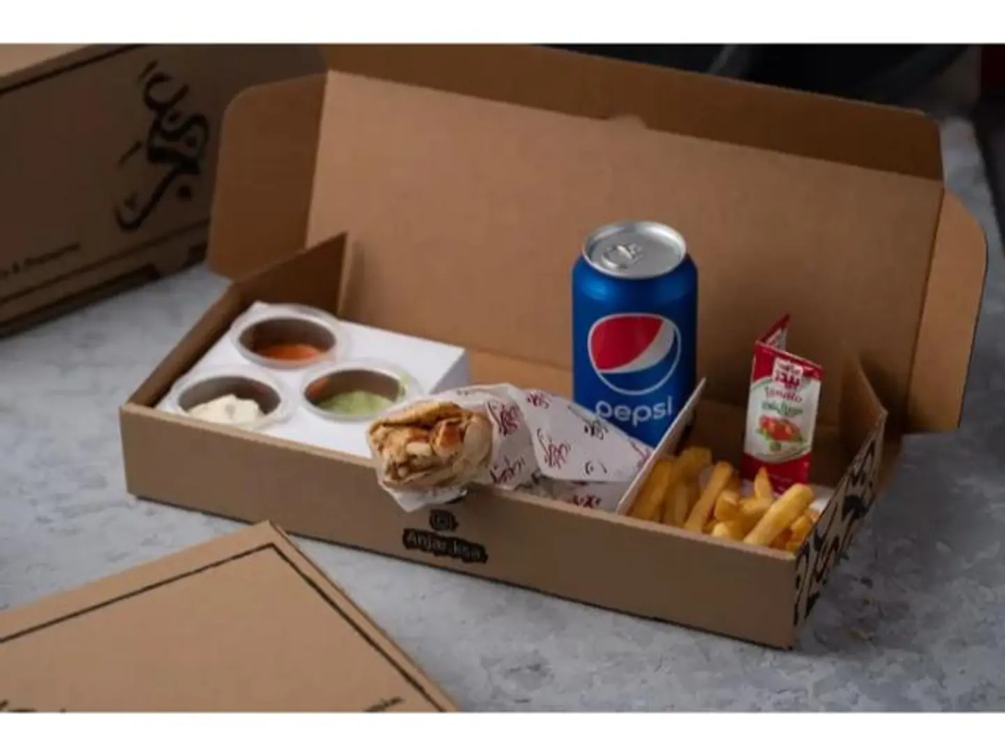 وجبه شاورما دجاج لبناني