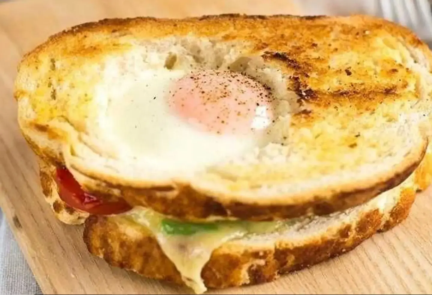 Sunny Side Up Egg Sandwich With Cheese