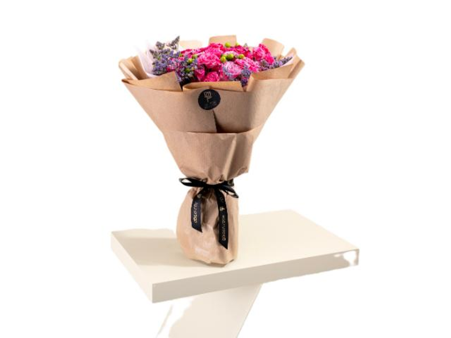 باقة مولودة الحمد لله على سلامتك يا غالية، ومبارك لكِ هذه الجميلة التي تشبهك