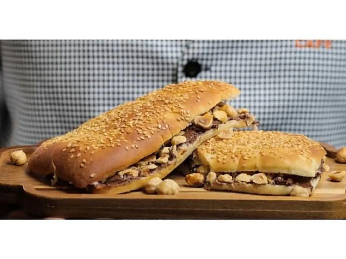 ساندوتش نوتيلا بالبندق