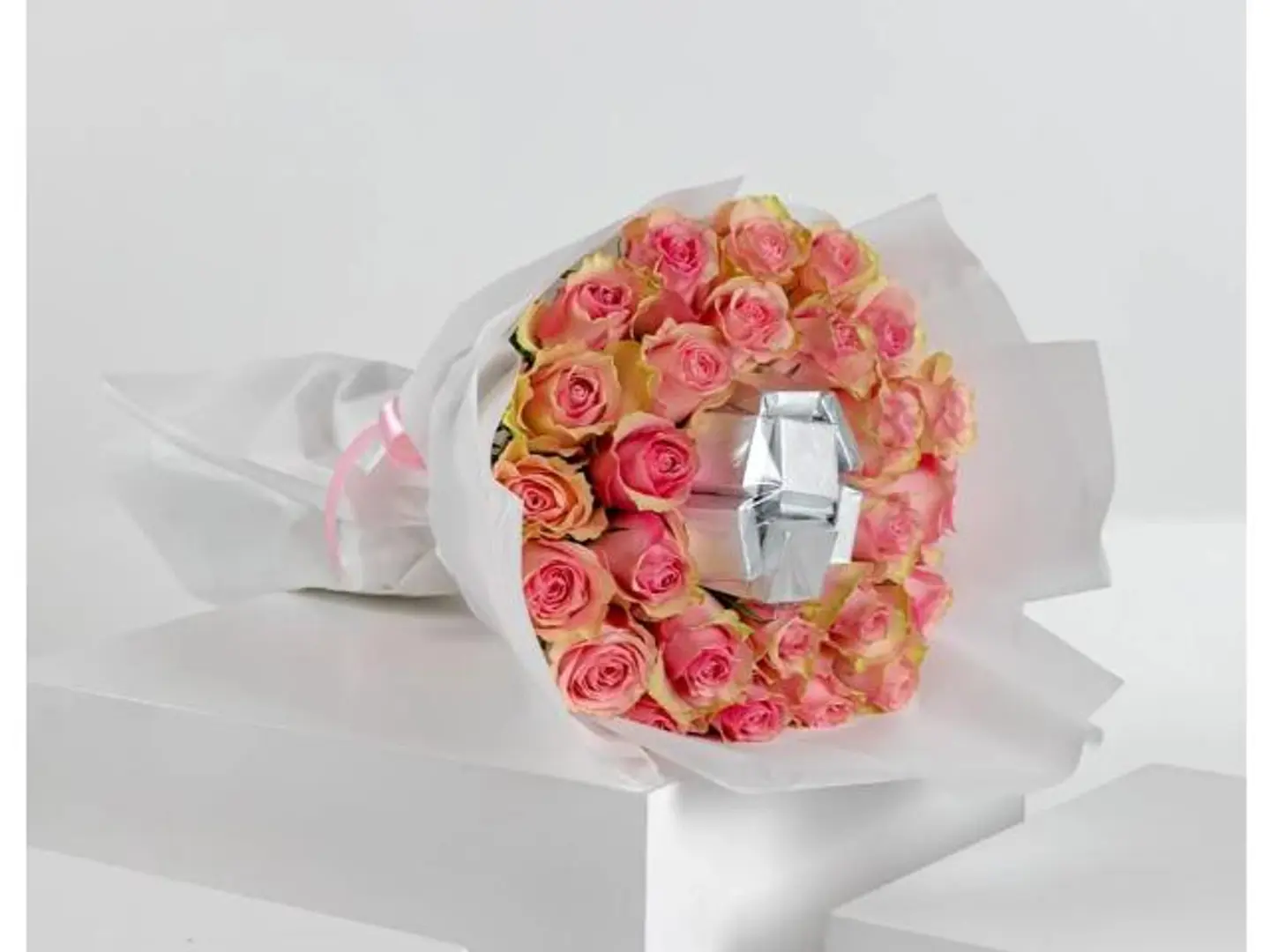 Bouquet Of Pink Roses (Jouri) With Patchi