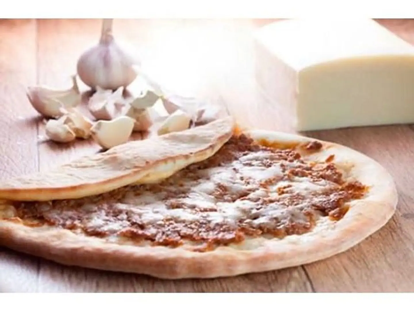 فطيرة لحم وجبن