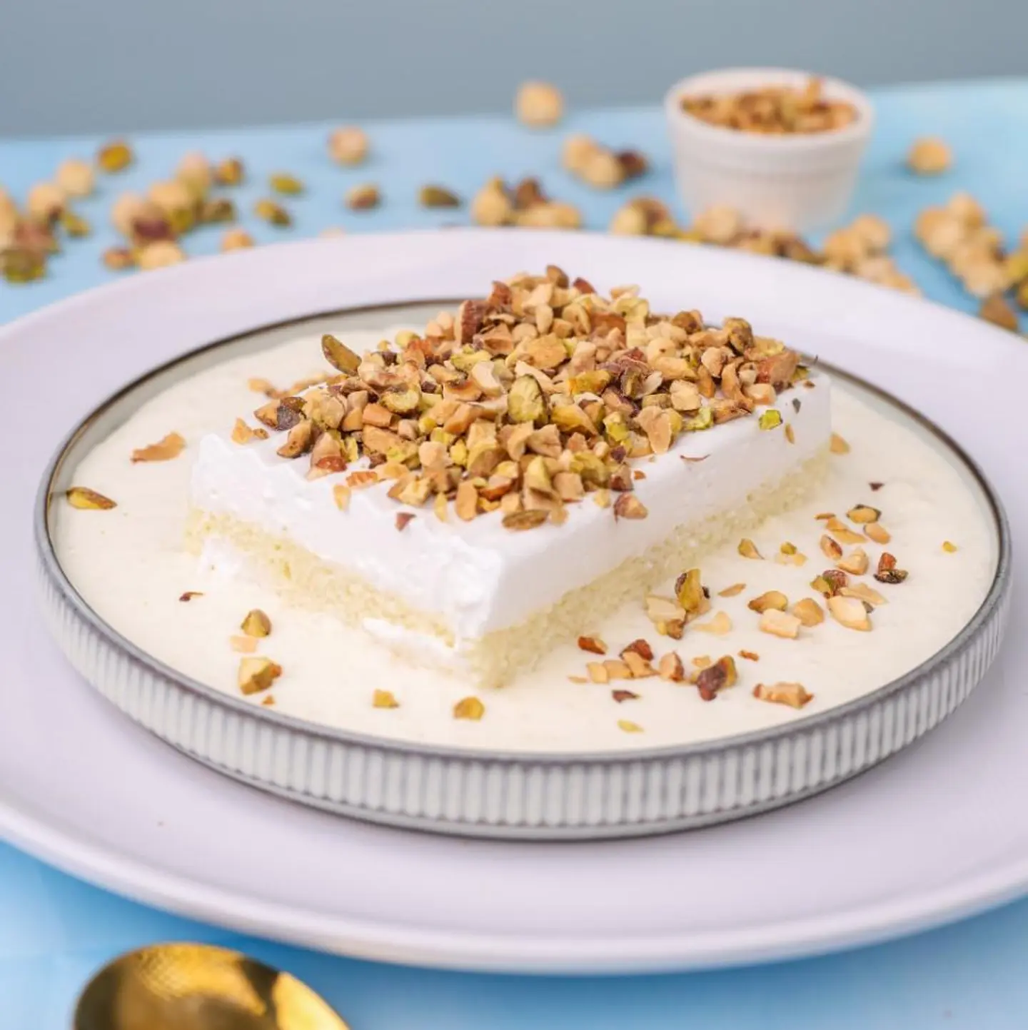 قشطوطة رز بلبن , مكسرات