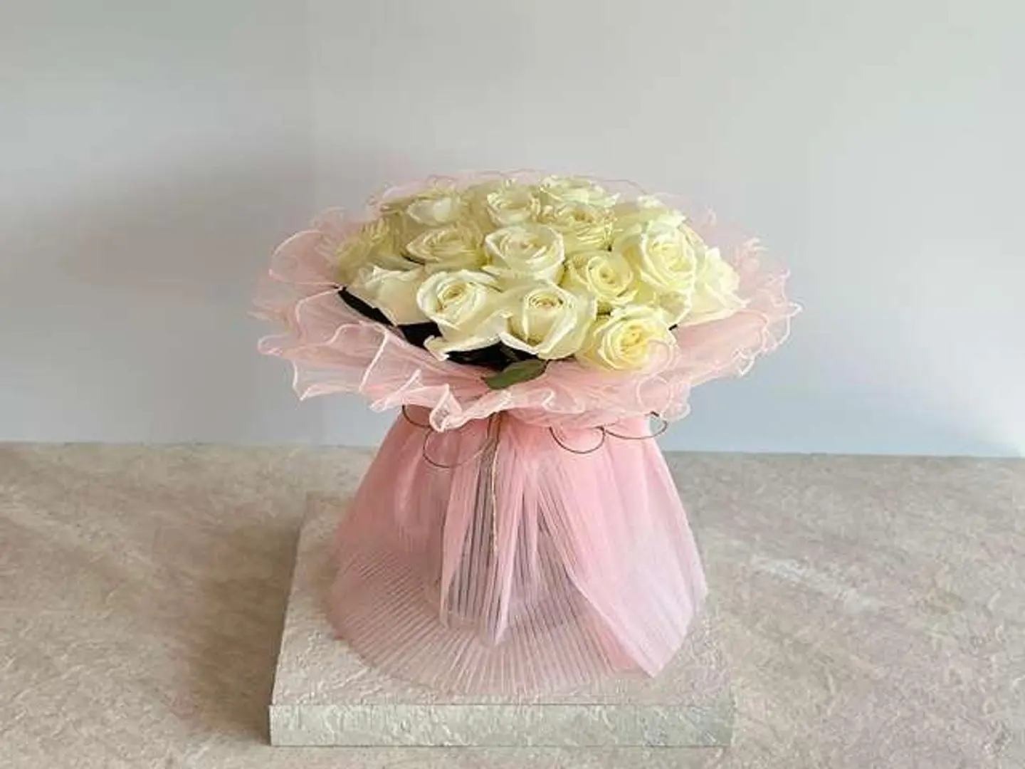 باقة النقاء الأبيض