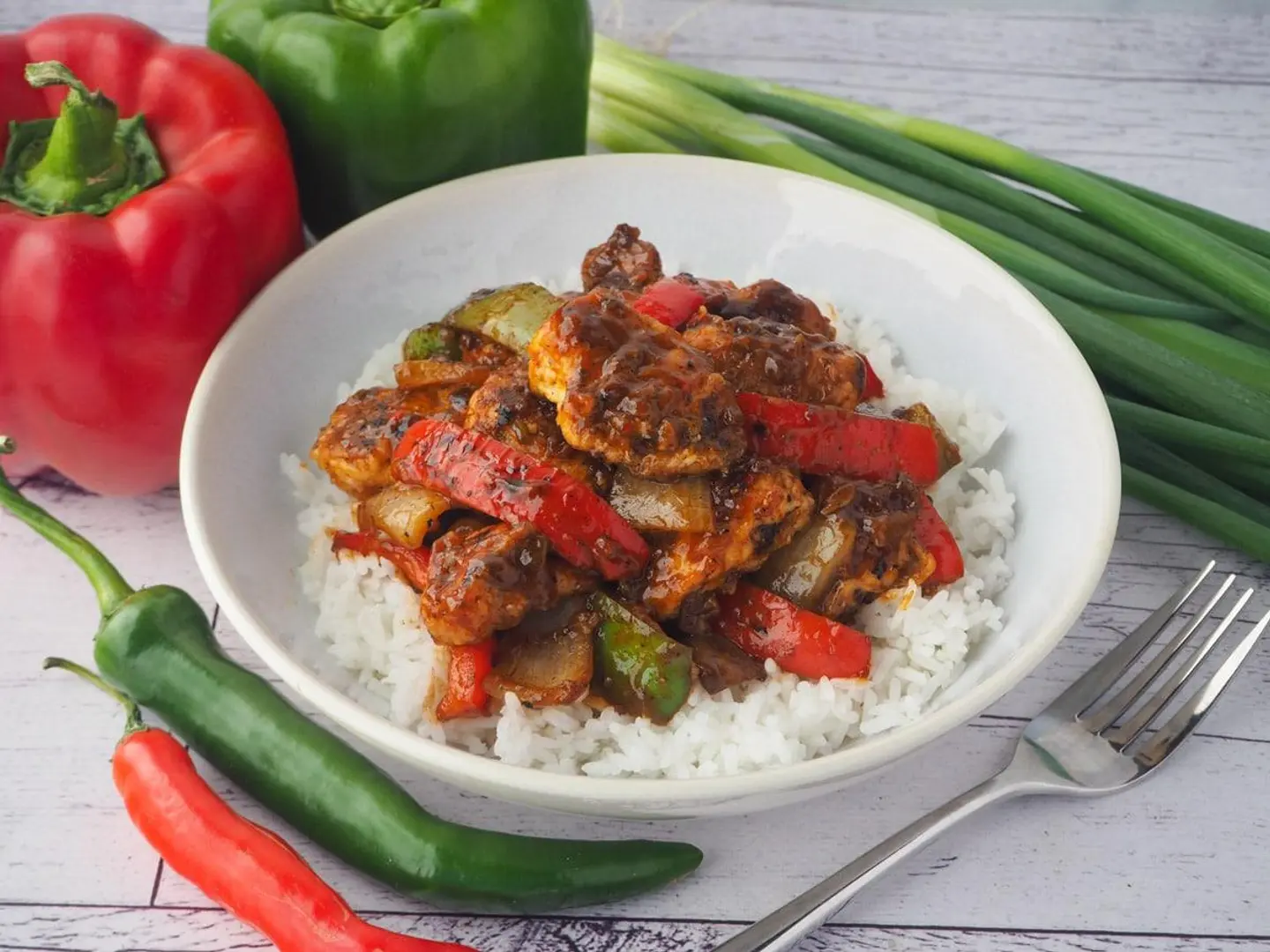 دجاج بالفلفل الحار وصلصة