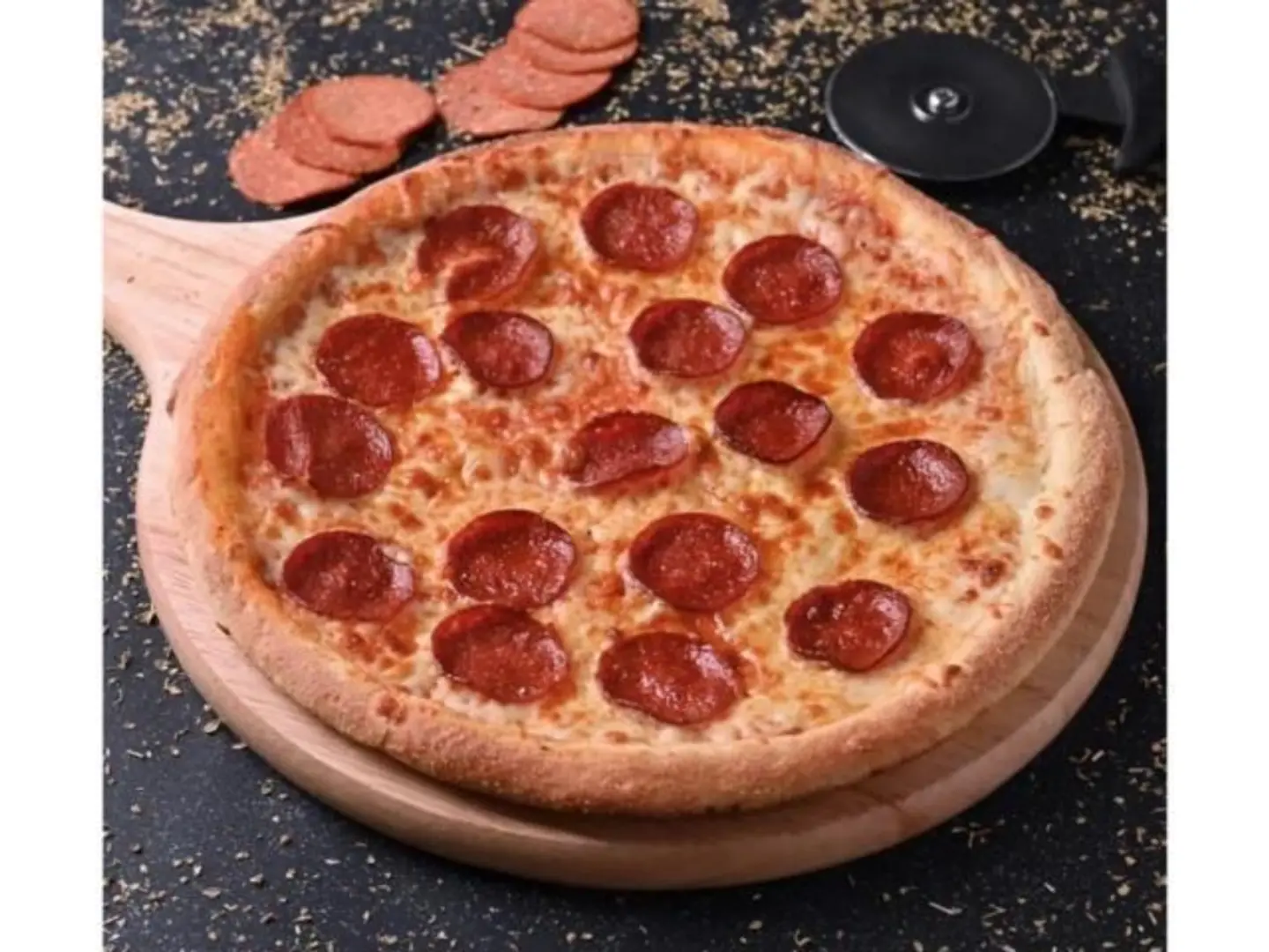 بيتزا بيبروني و هوت دوق