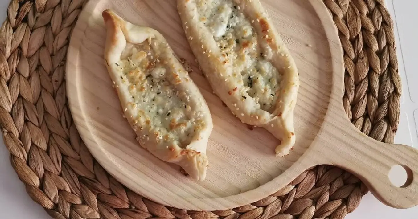 جبنة عكاوي مع موزاريلا