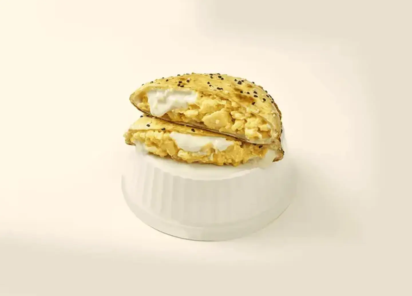 فطيرة بيض مقلي جبن