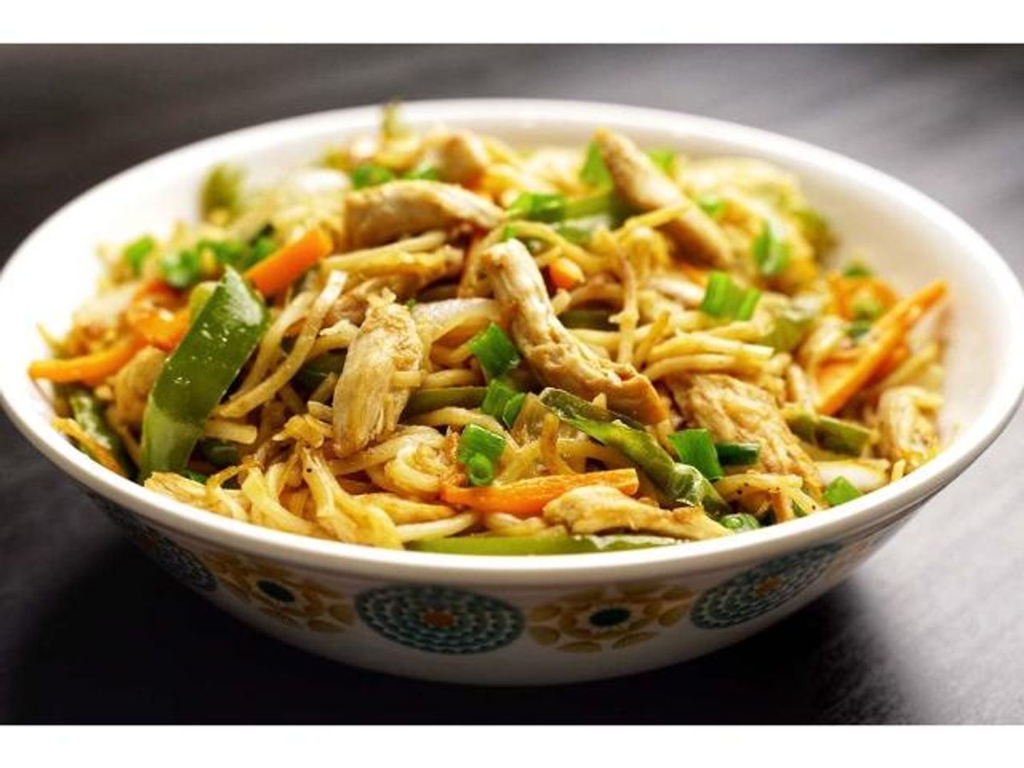 Hakka Noodles With Chicken