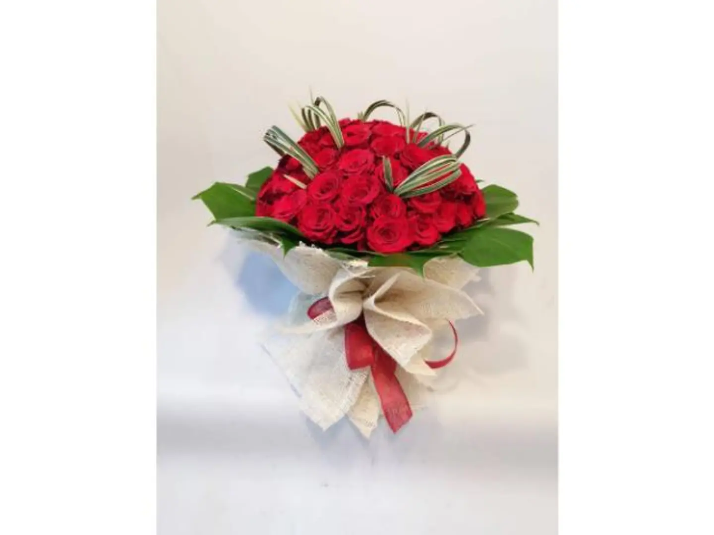 باقة الورد الجوري الأحمر