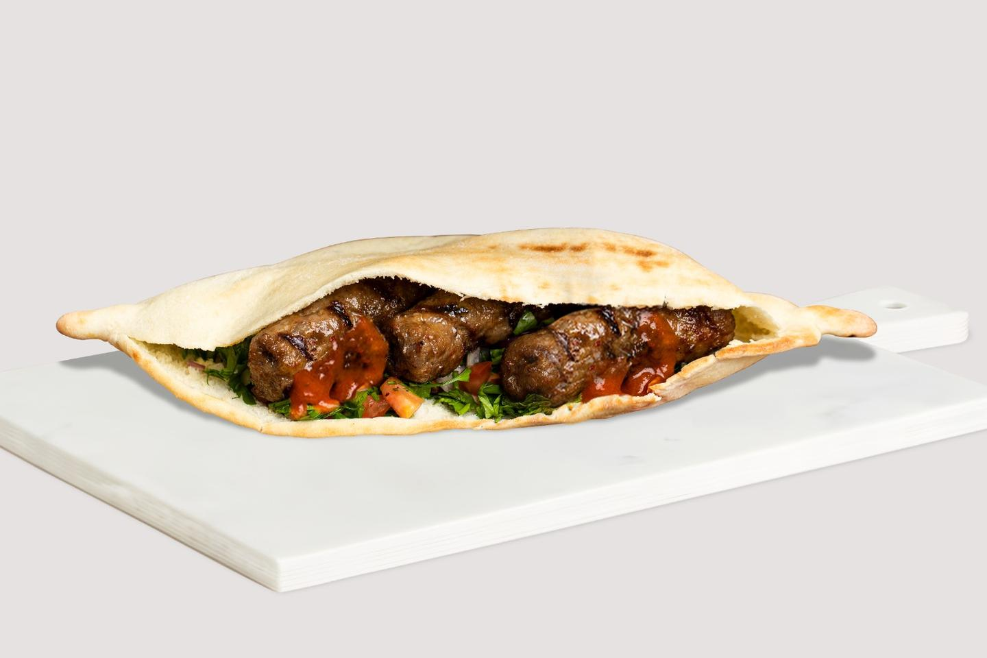 ساندوتش سجق مشوي
