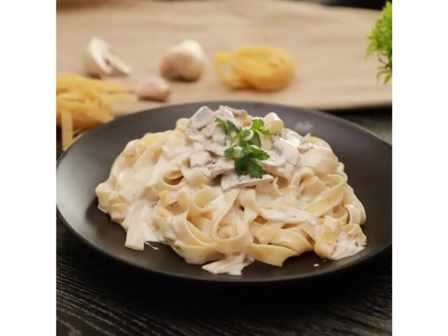 Fettuccine Alfredo