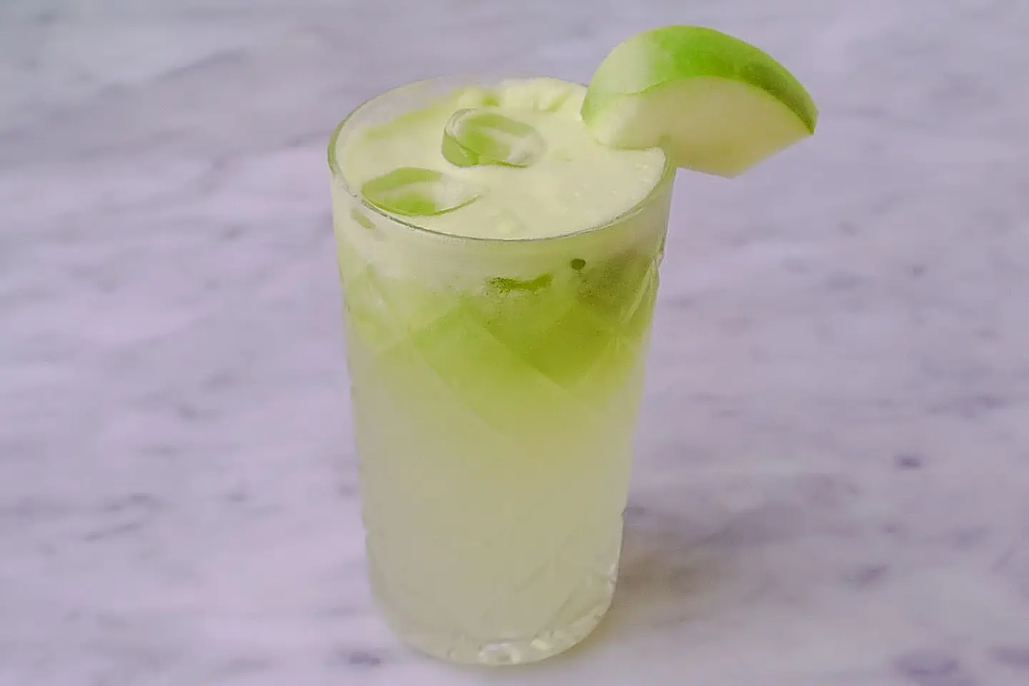 عصير تفاح أخضر