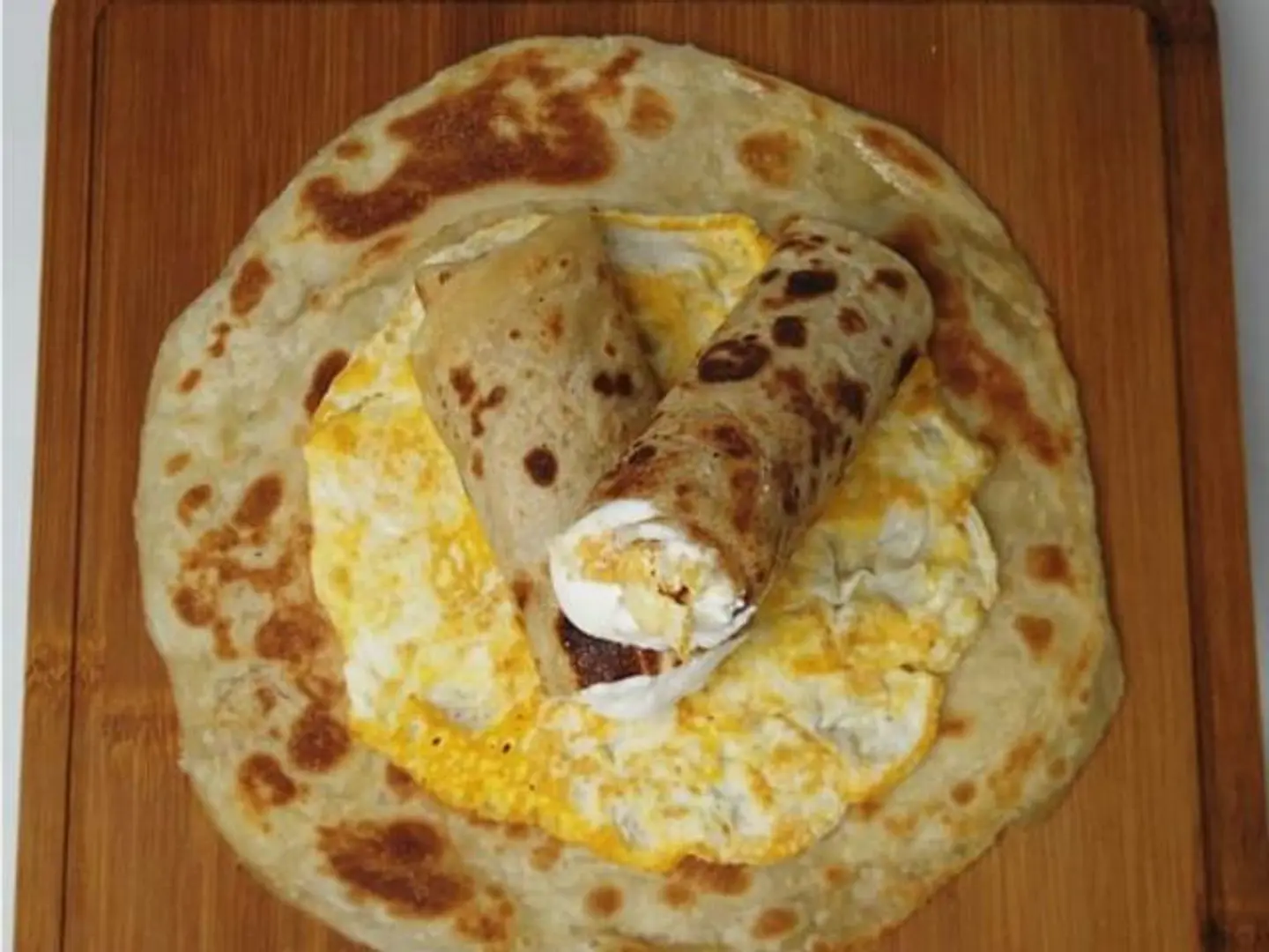 بيض صحن مع جبن