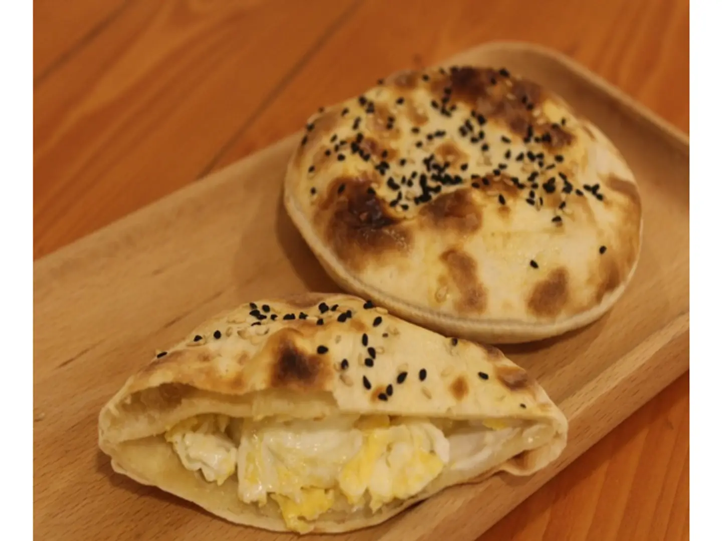 فطيرة بيض مقلي بالجبن