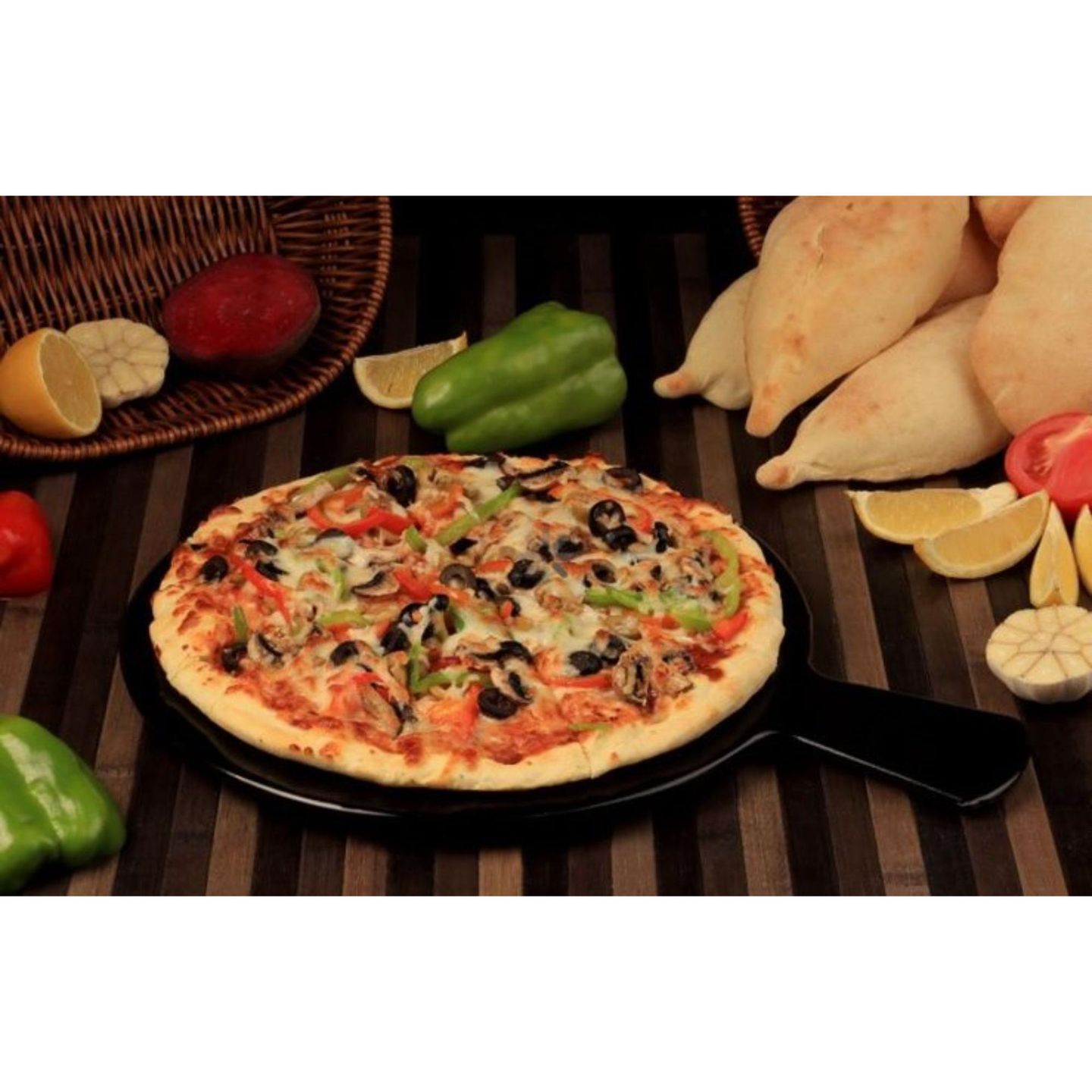 Vegetable Pizza - Medium